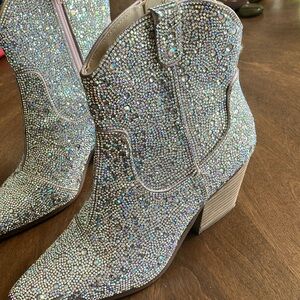 Betsy Johnson rhinestone Women's 9 boots